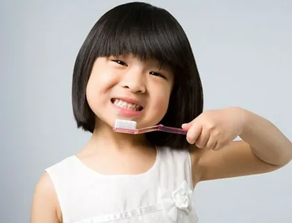 Bé 5 tuổi bị sâu răng hàm phải làm sao? 15