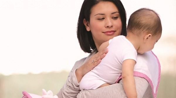Cần làm gì khi trẻ sơ sinh bị ọc sữa và thở khò khè? 9